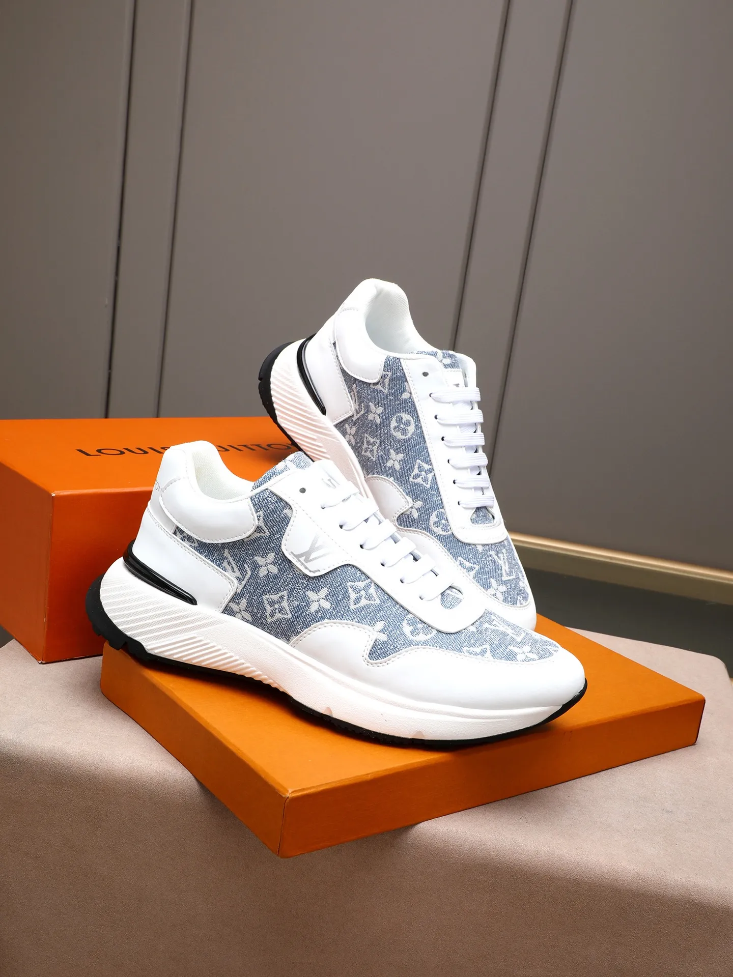 Men's shoes 💰460 Brand: LOUIS VUITTON Louis Vuitton LV Size: 38 39 40 41 42 43 44 (45 customized) Fabric: original cowhide cowhide 🔸Inside of: mesh 🔺Sole: counter foam outsole